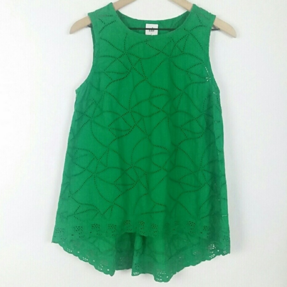 CABI “Gemma" Cottage Preppy Green Eyelet & Embroidered Lace Hi-Lo Scoop Top S